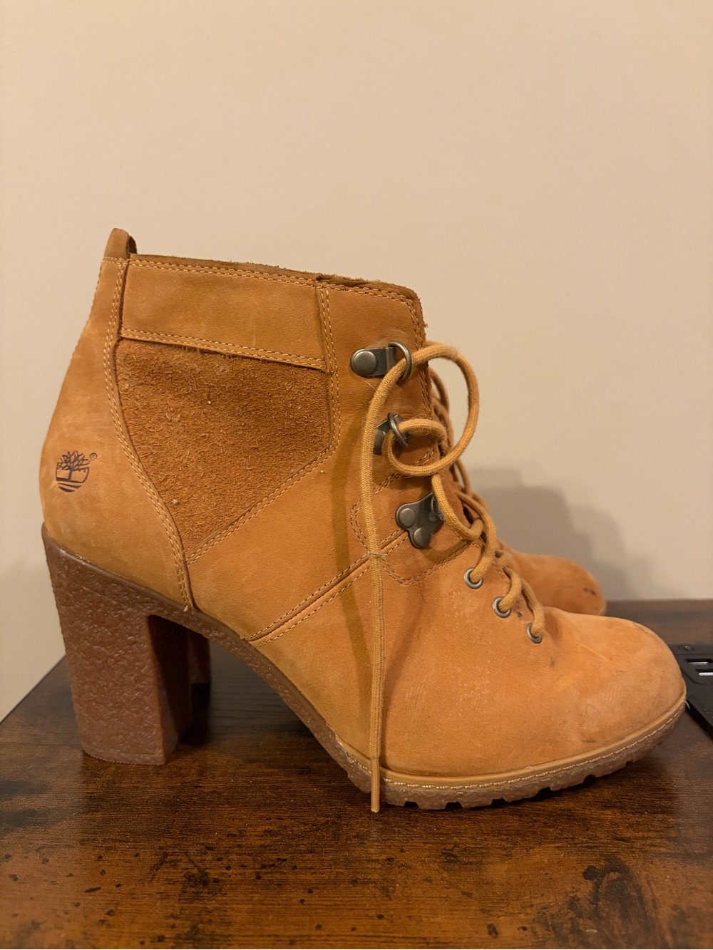 Timberland Tan Lace-Up Suede Block-Heel Boots Women’s 10